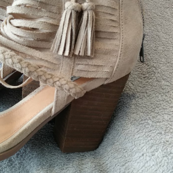 NOT RATED BRAND ROSELLA SANDALS - Picture 4 of 7